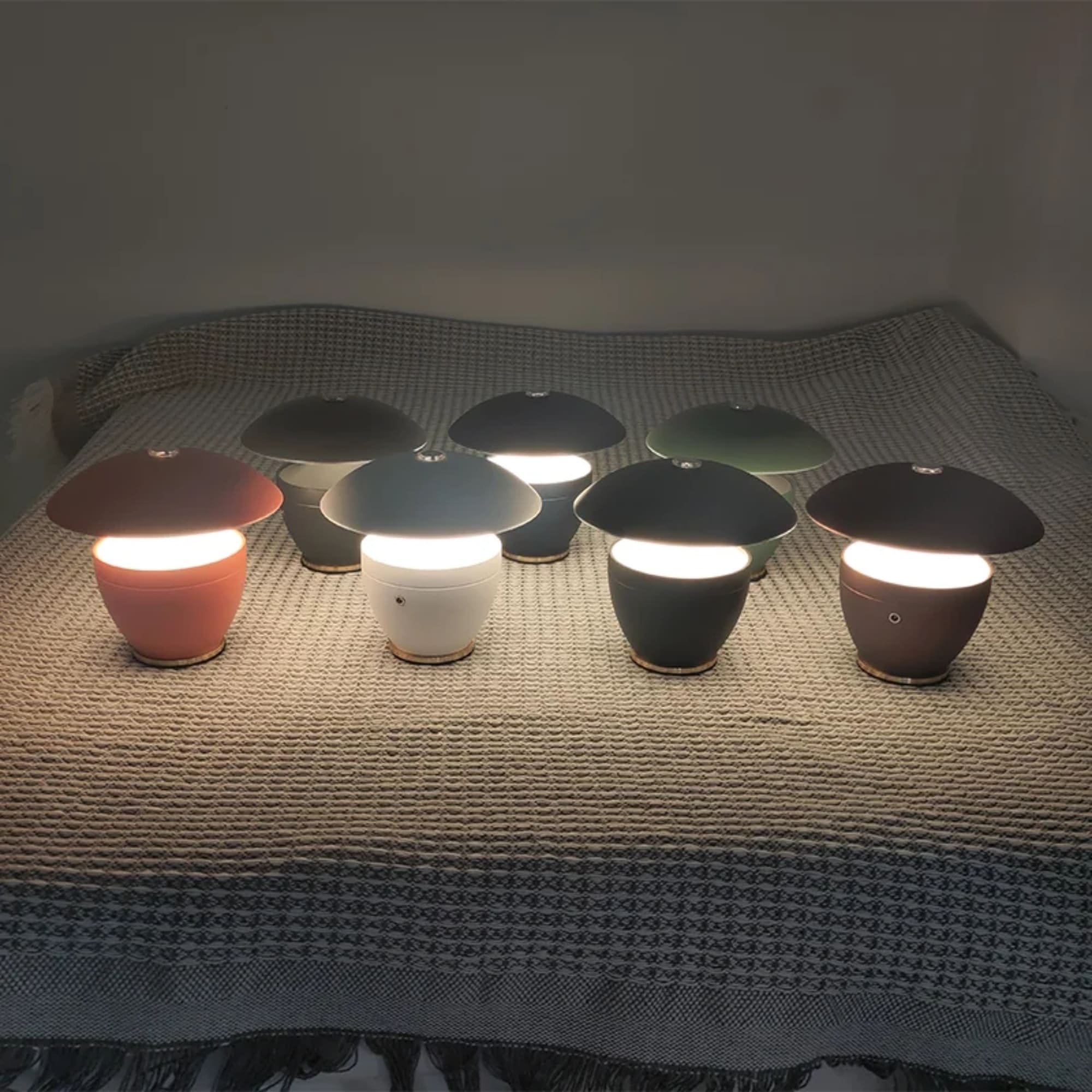 kabellose-moderne-tischlampe-f-4-kyrpad